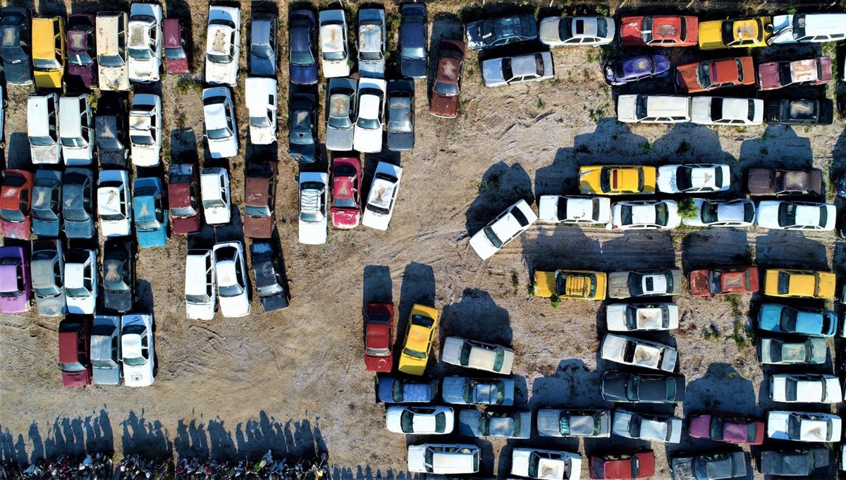 Yediemin otoparkına çekilen araçlarını bir daha bulamadılar