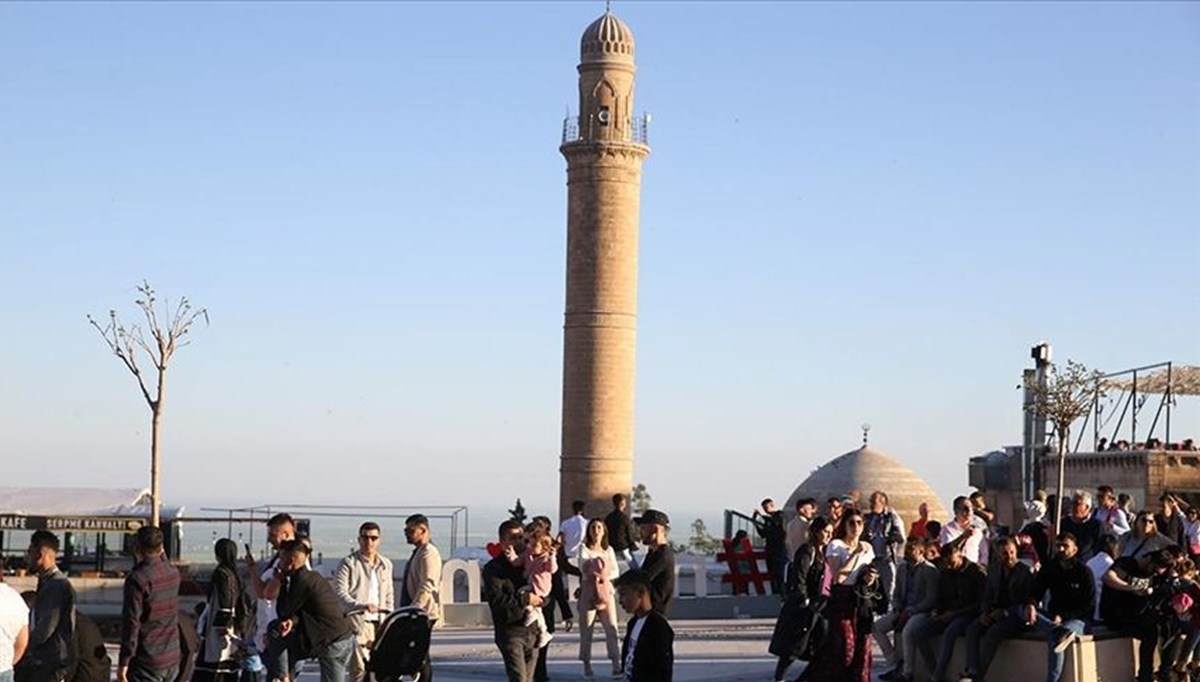 Zengin tarihi dokusuyla Mardin'de bayram tatili yoğunluğu