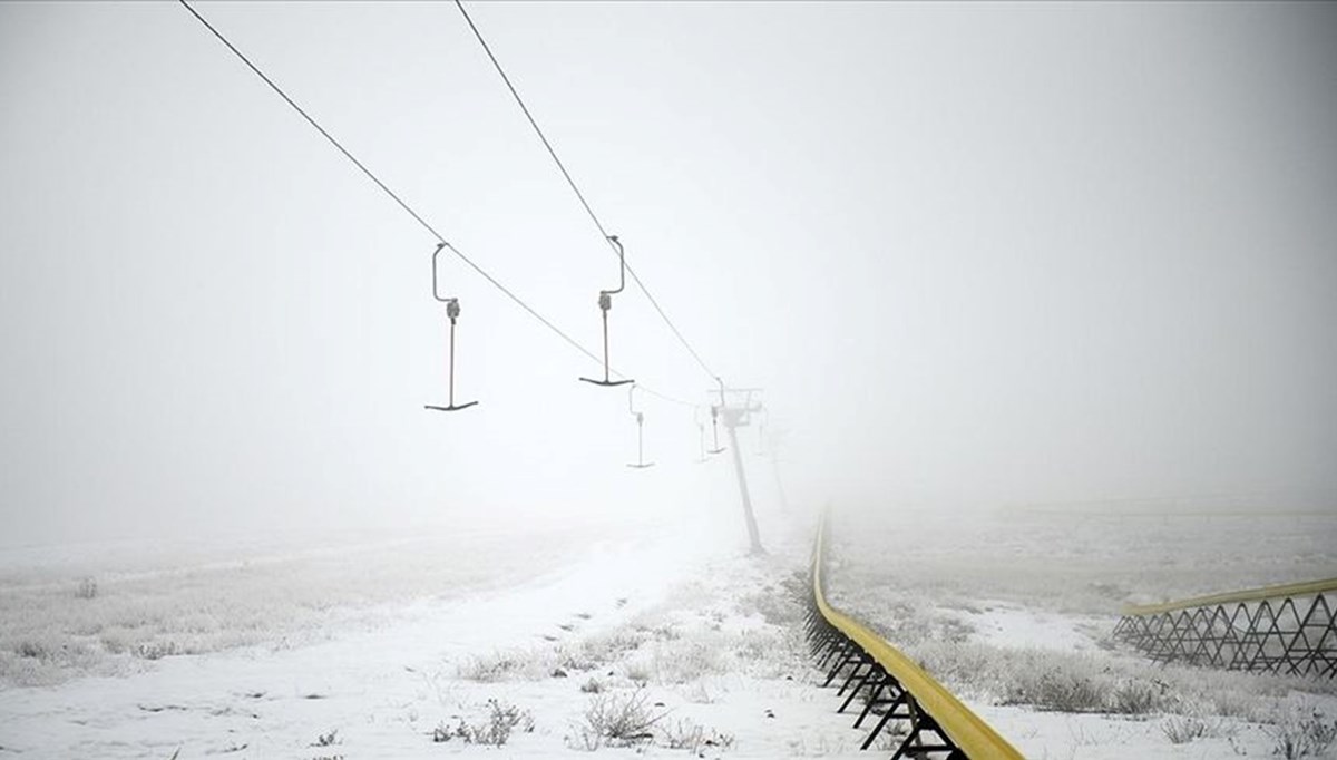 Metrelerce karla özdeşleşen Ovacık ve Ağrı'daki kayak merkezleri sezonu açamadı