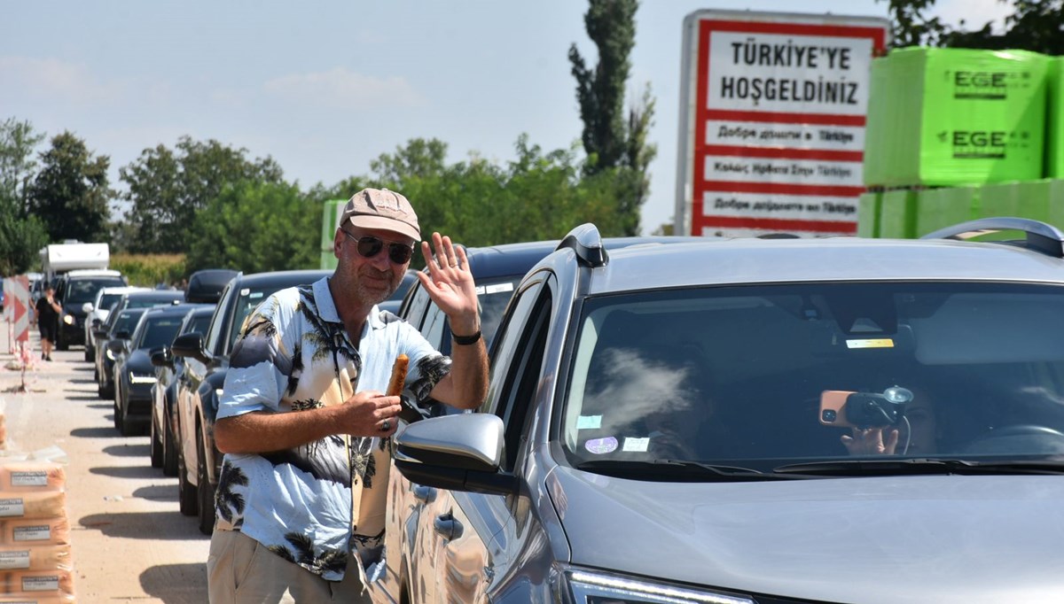 Türkiye'ye sınır kapılarından 1 milyon 872 bin gurbetçi geldi