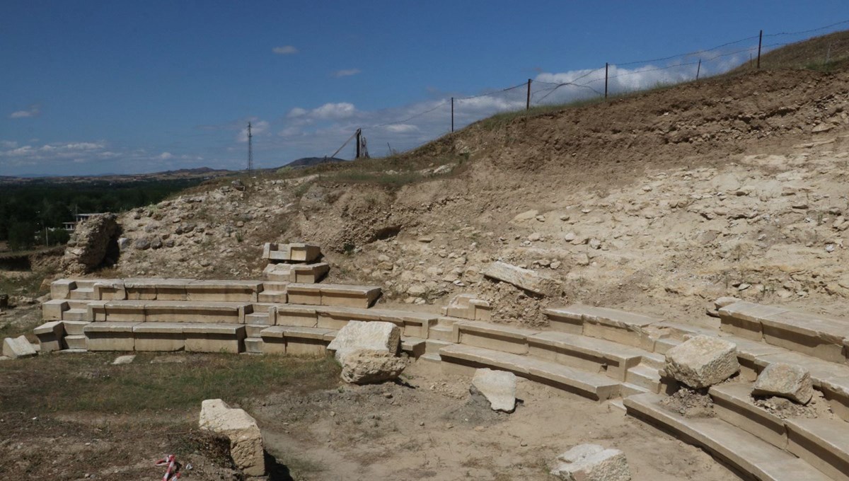 Pompeiopolis Antik Kenti'ndeki Roma tiyatrosu gün yüzüne çıkarıldı