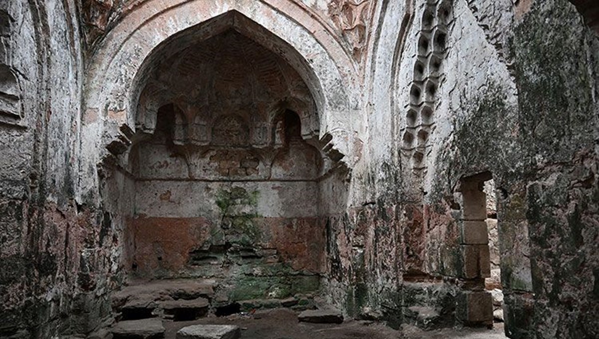 Edirne'deki Gazi Mihal Hamamı'nın restorasyonu devam ediyor