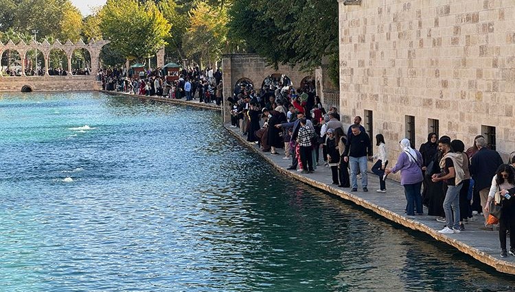 Balıklıgöl ara tatilde ziyaretçilerini ağırlıyor