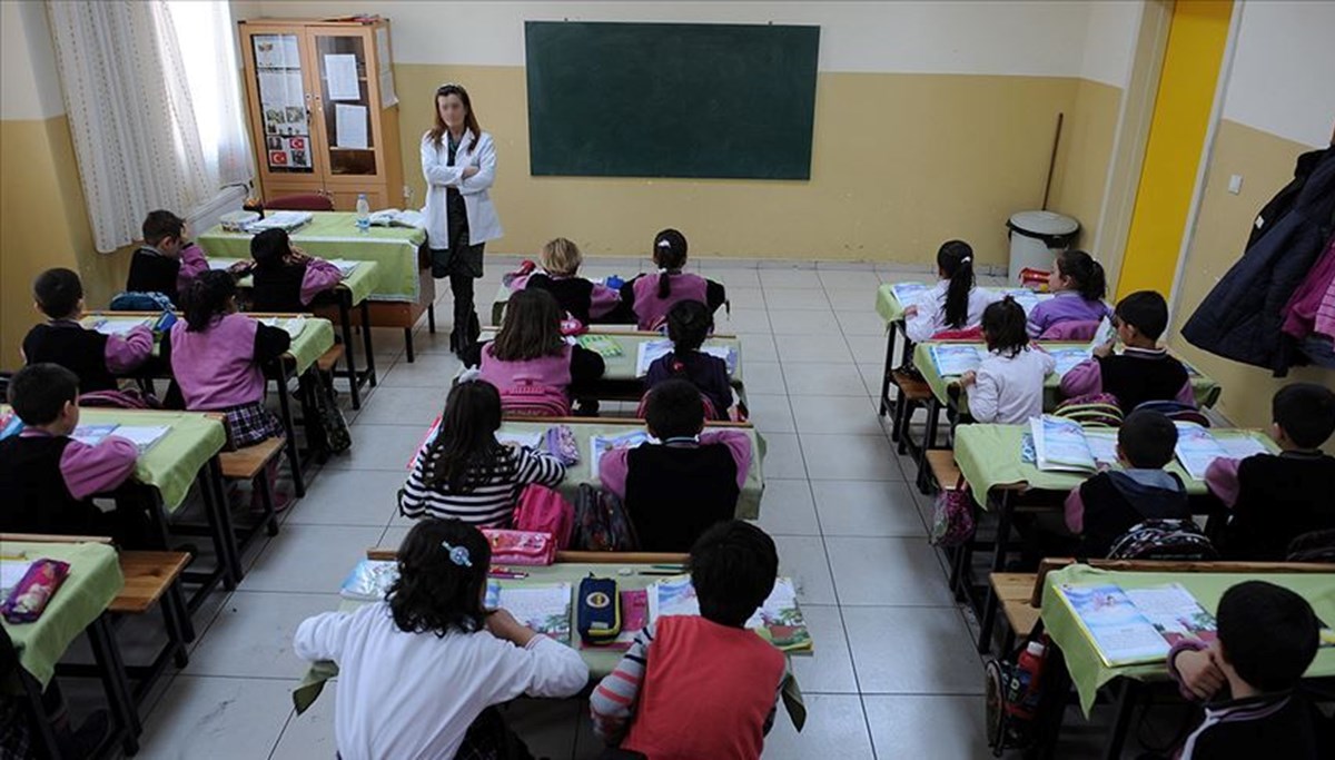 Öğretmen maaşları ne kadar olacak? Uzman ve baş öğretmen maaşları arasında ne kadar fark olacak? Öğretmen maaşında olası zam senaryoları