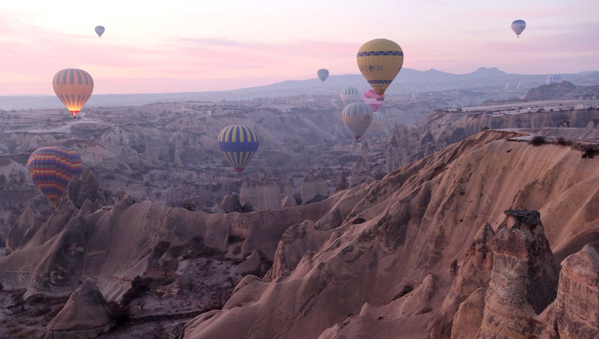 Kapadokya'da geçen yıl 615 binden çok turist balon turuna katıldı