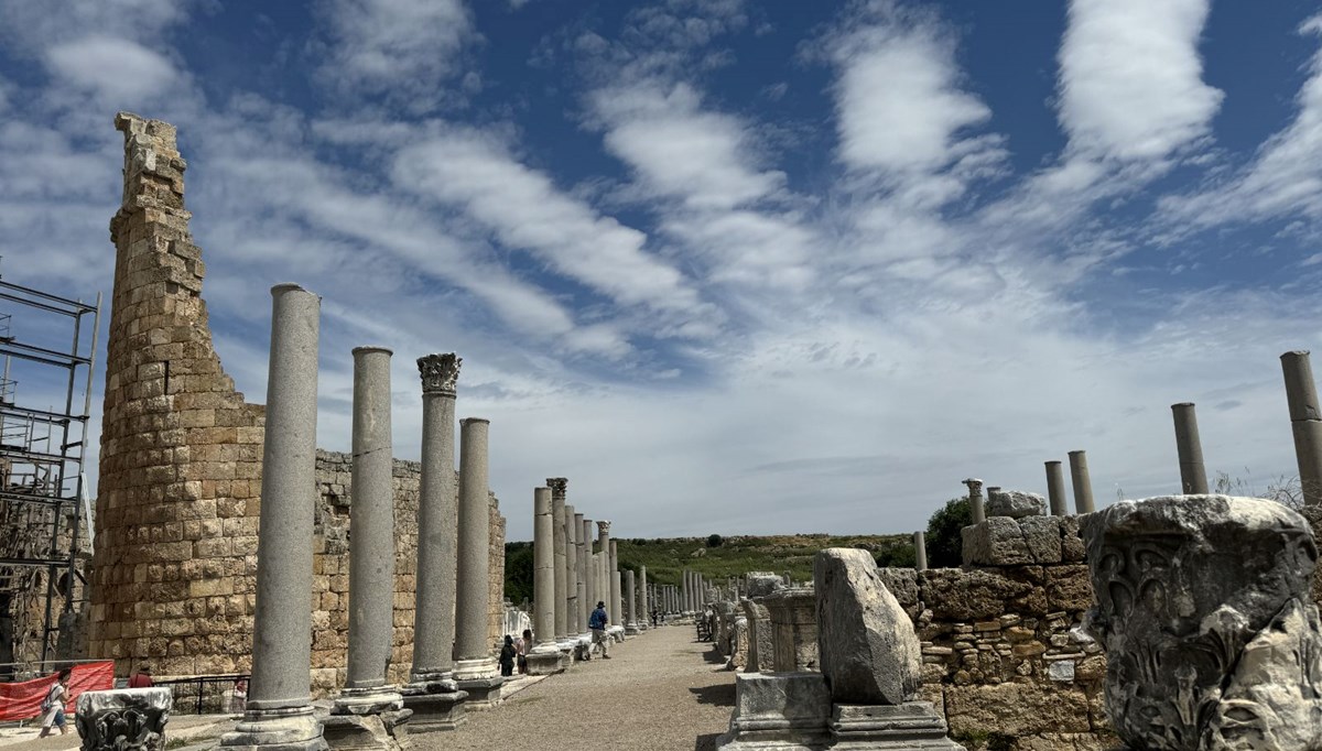 Antik Perge'nin stadyum arenasındaki çalışmalar tamamlandı