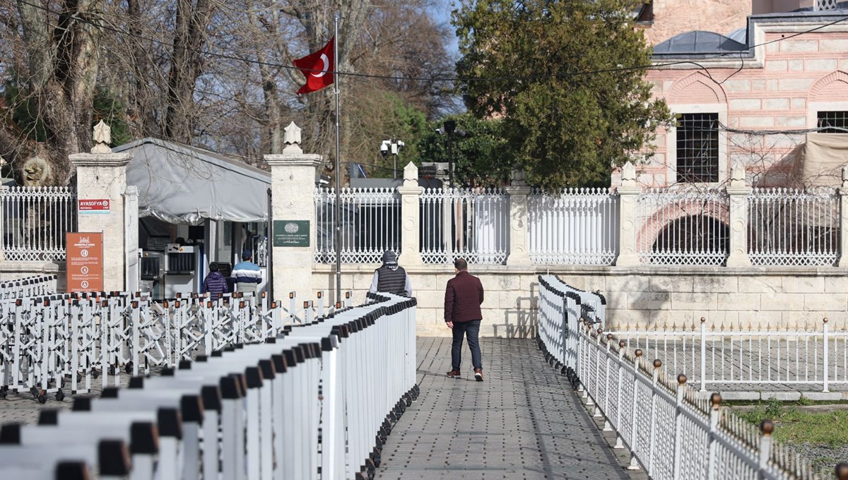 Ayasofya'da yeni düzenleme ile giriş yoğunluğu azaldı