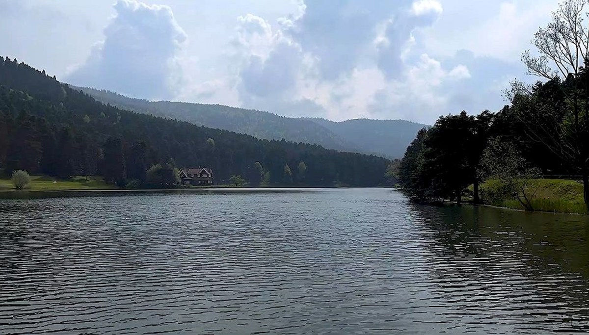 Doğal güzellik zengini Bolu ziyaretçilerini mavi ve yeşilin ahengiyle ağırlıyor