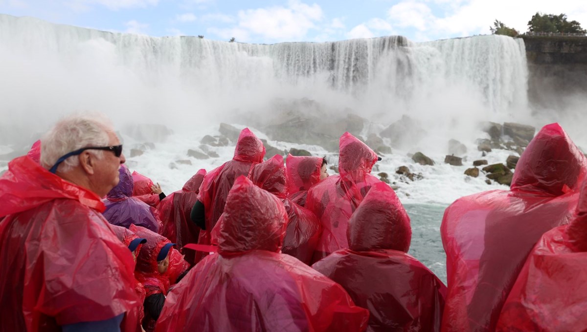 ABD-Kanada sınırındaki Niagara Şelaleleri'nde tekne turu