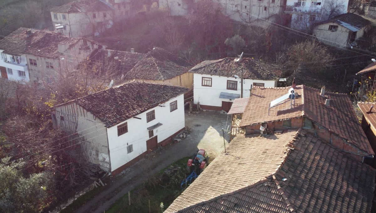 Bilecik'teki fotoğraf tutkunlarının mekanı köy beyaza boyandı