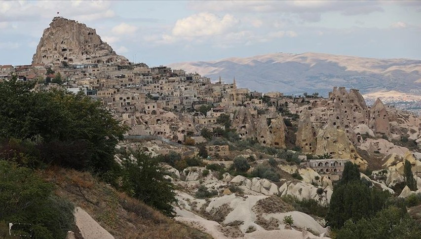 Uçhisar Kalesi'ne turistlerden yoğun ilgi