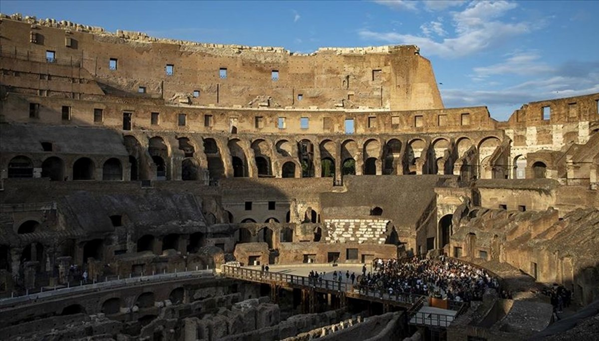 Roma'nın simge yapılarından Kolezyum kısa süre içinde üçüncü kez tahrip edildi