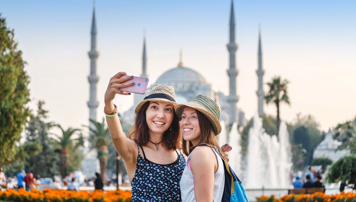 İstanbul'u 8 ayda 11,5 milyon yabancı turist ziyaret etti