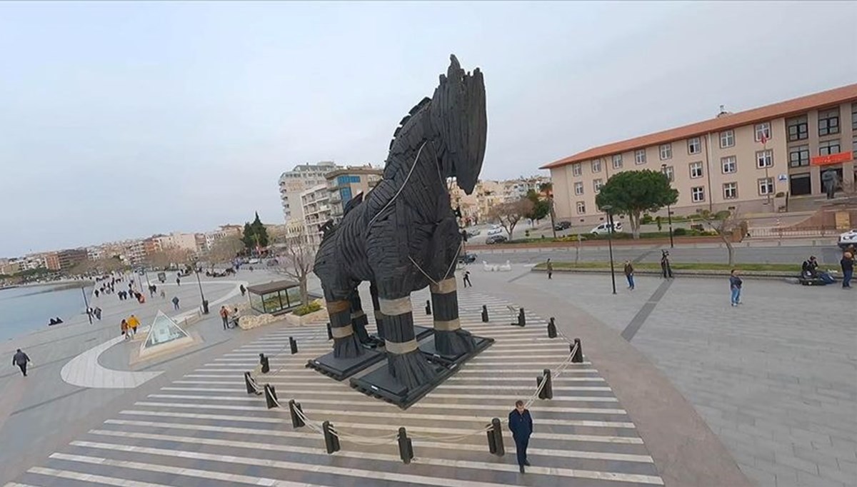 Çanakkale Kordon Boyu'ndaki ünlü Troya Atı'nın hikayesi