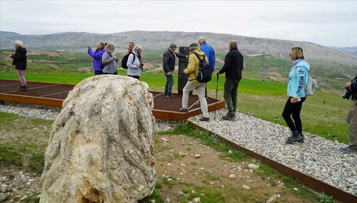 Nemrut Dağı sezonun ilk turist kafilelerini ağırlıyor