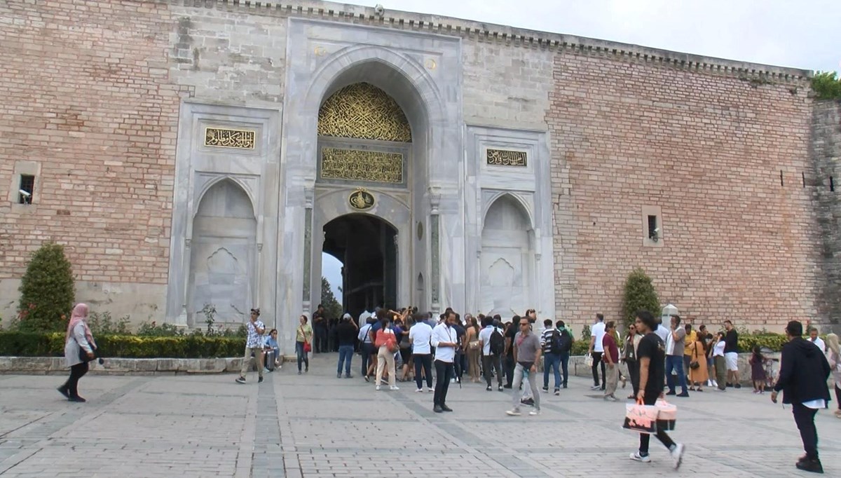 Restorandaki yangın sonrası Topkapı Sarayı'na ziyaret