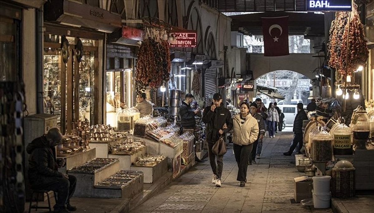 Tarihi Maraş Çarşısı eski günlerine dönüyor