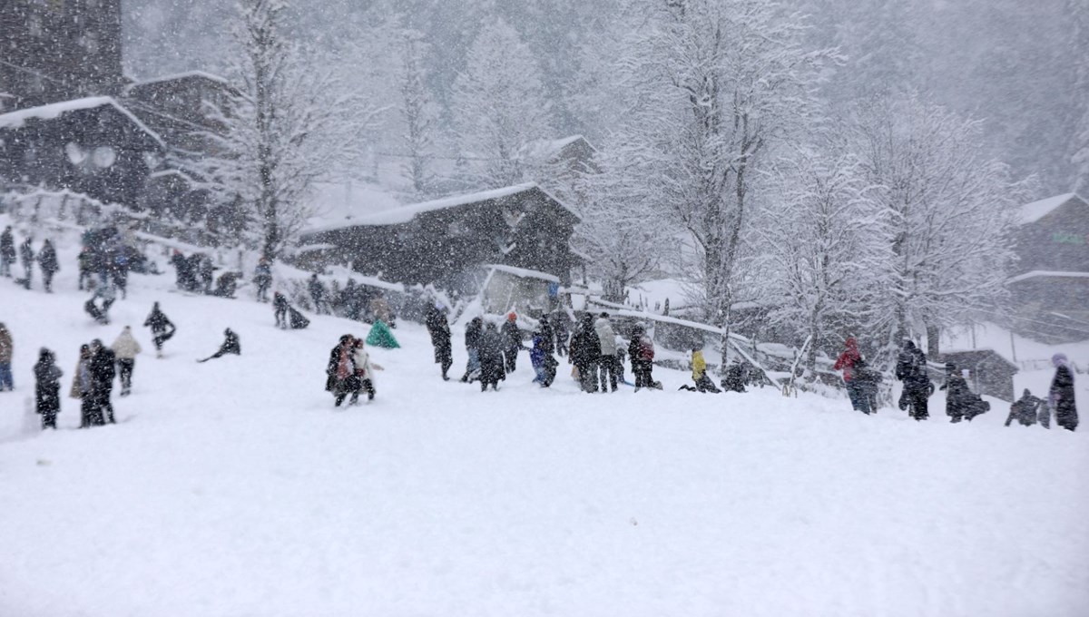 Ayder Kar Festivali horonlarla başladı