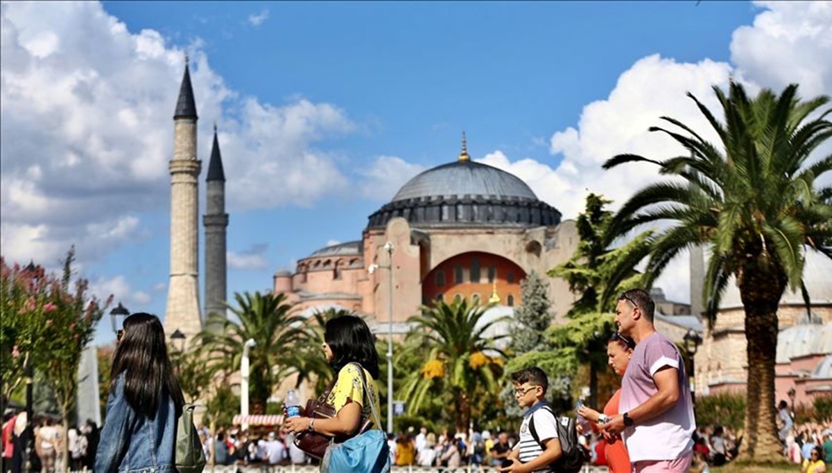 Yerli turistler yılın ikinci çeyreğinde seyahate 47,8 milyar lira harcadı