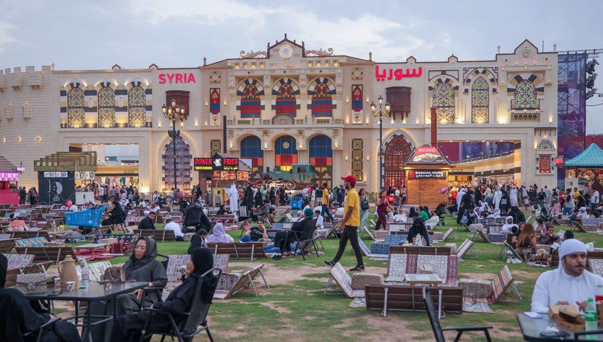 Dubai'de bulunan Global Köy yoğun ilgi görüyor