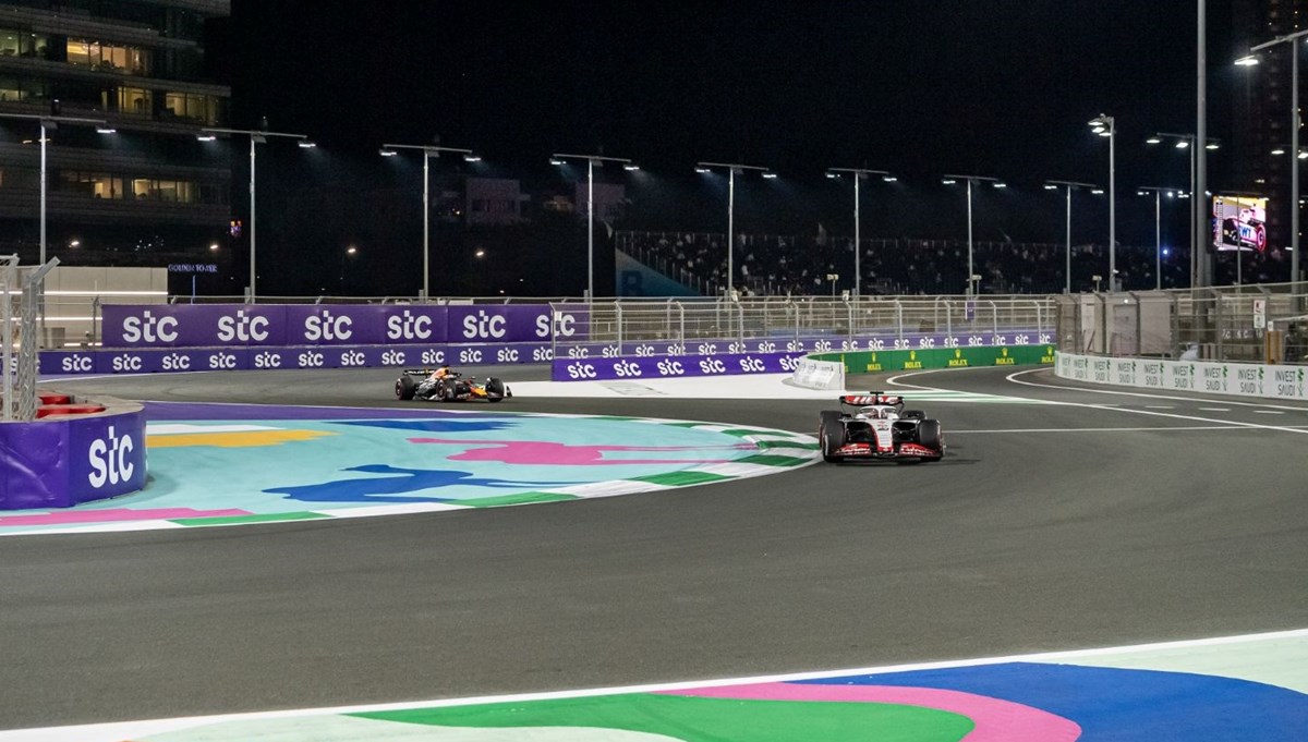 F1 Suudi Arabistan Grand Prix'sine doğru: Pilotlardan test sürüşleri