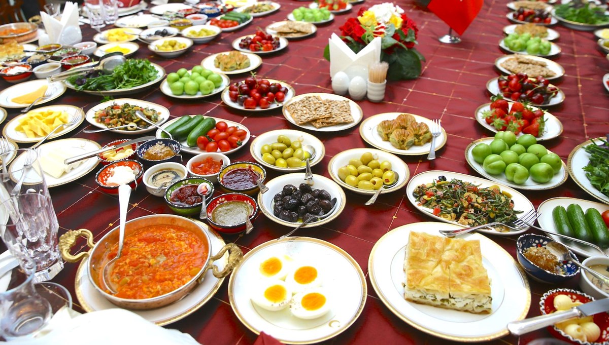 Azerbaycan'da Dünya Kahvaltı Günü'nde Türk kahvaltısı tanıtıldı